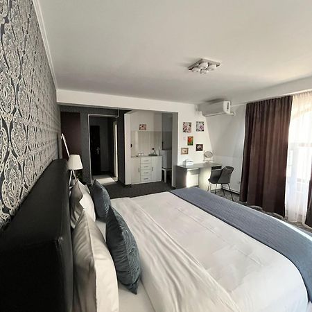 Harmony House Hotel Zsilvásárhely Kültér fotó